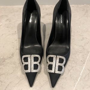 Balenciaga BB Knife Pump in size 39